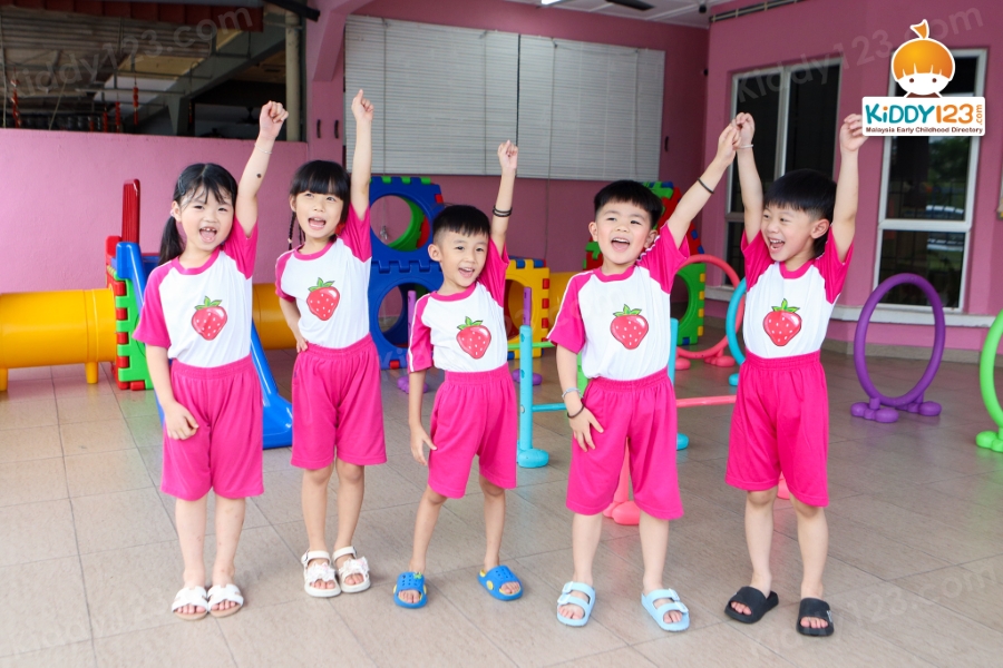 Strawberry Wonderland, Semenyih Mewah