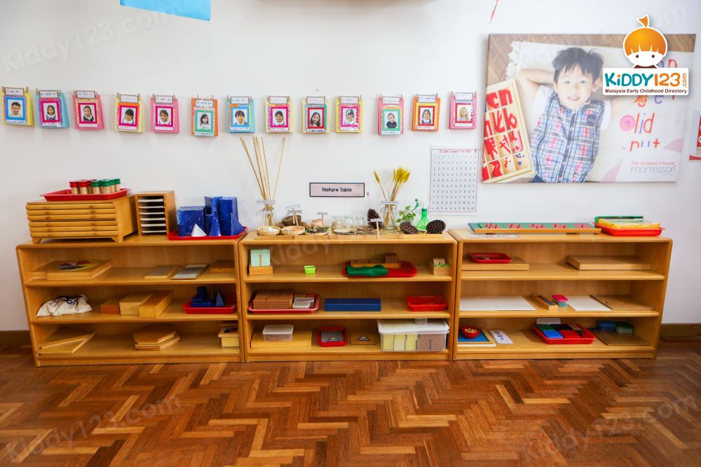 The children’s house Montessori, Bruas