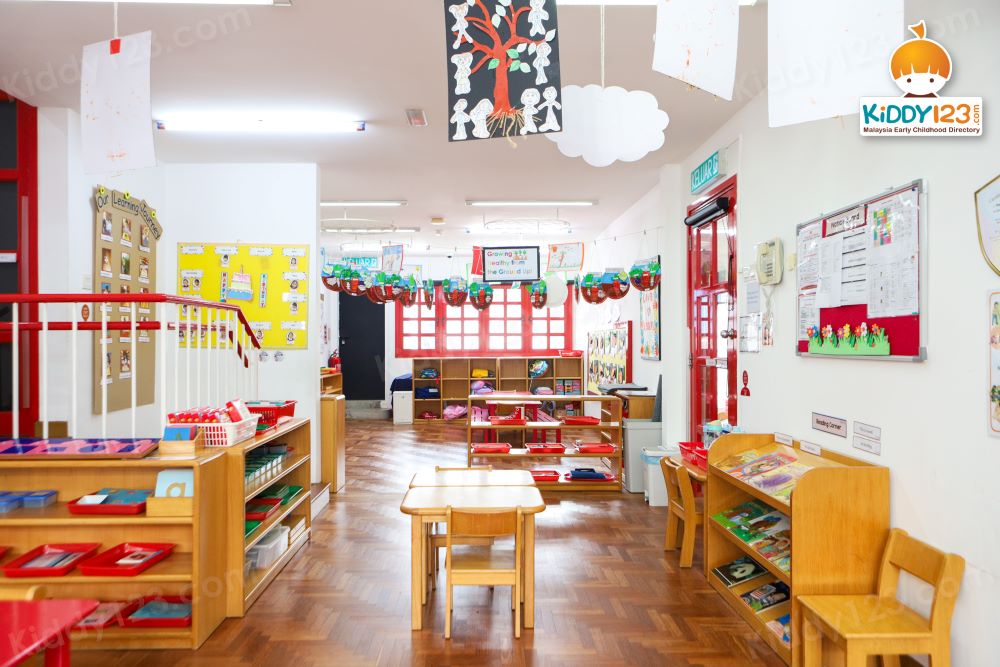 The children’s house Montessori, Bruas
