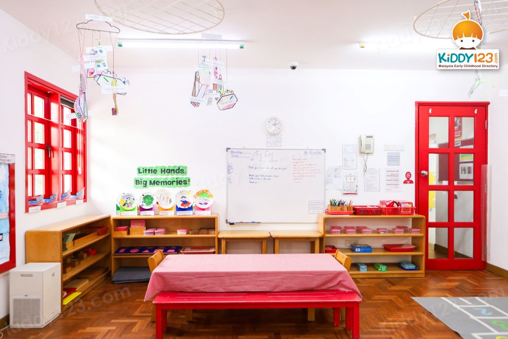 The children’s house Montessori, Bruas