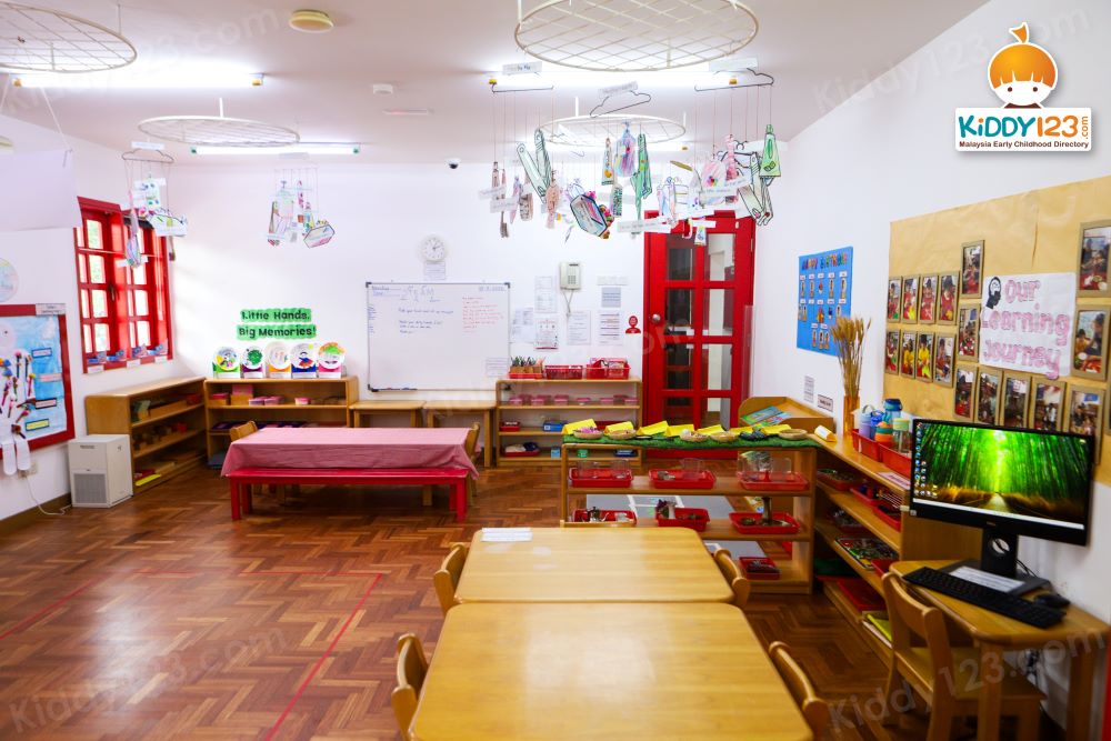 The children’s house Montessori, Bruas