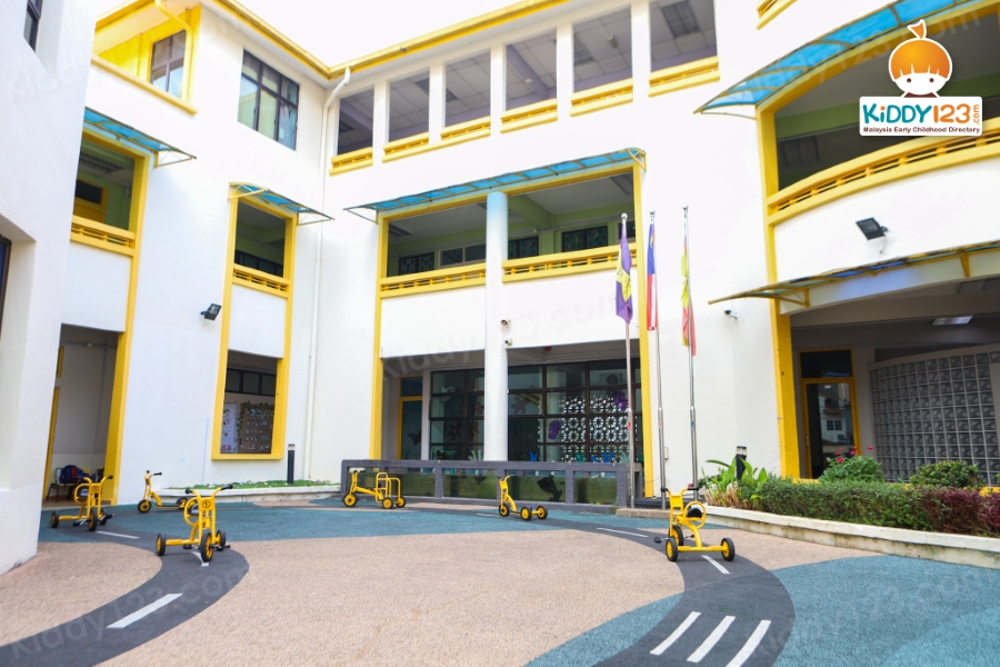 PeiKen Mandarin-English Puchong