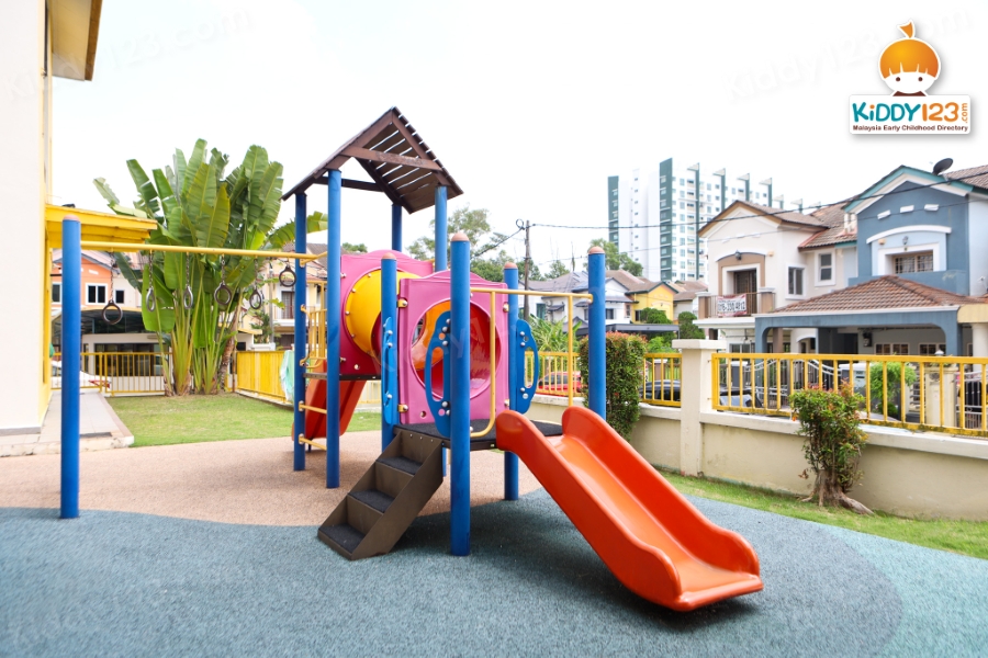 PeiKen Mandarin-English Puchong
