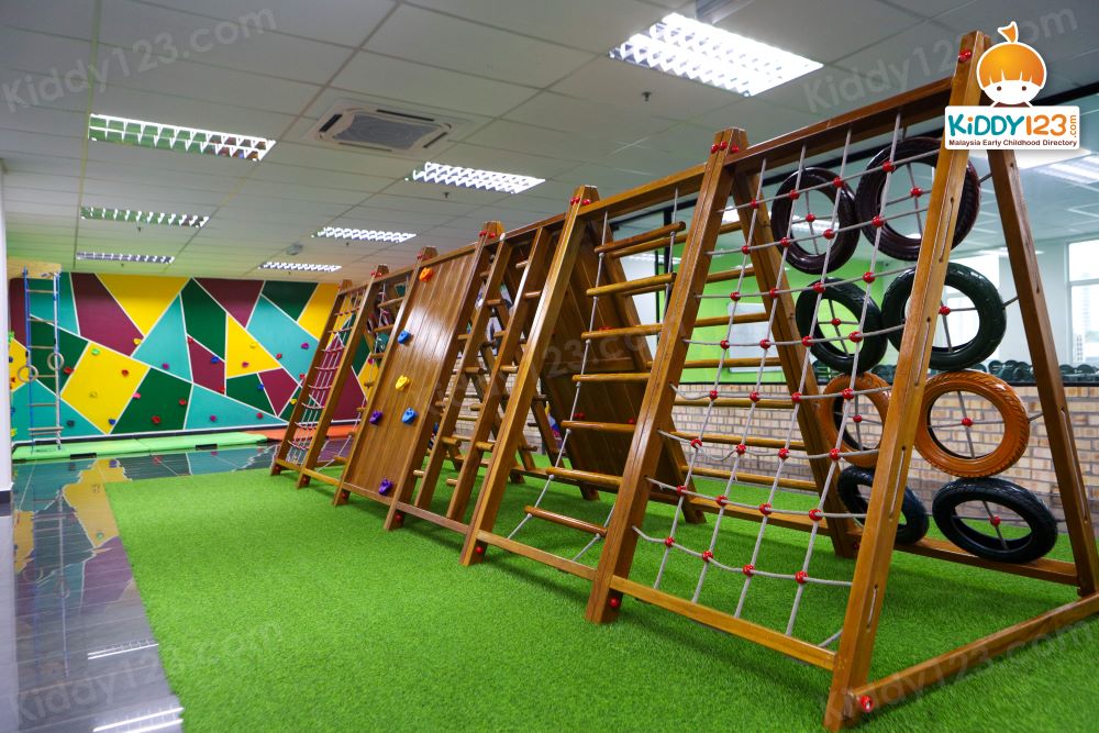 Pine Hills International School (Primary & Secondary), Kuala Lumpur