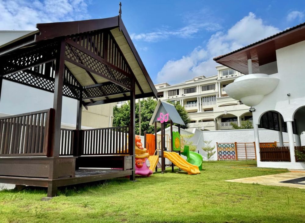 My Little Compass, Bangsar
