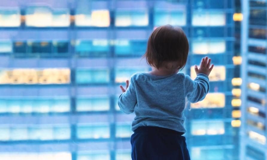 Fatal Falls from Balconies Highlight Importance of Child Safety in High-Rise Apartments
