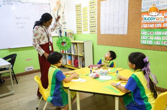 Bright Star Chinese Education (Primary School Day Care & Tuition), Desa Sri Hartamas (Kuala Lumpur)