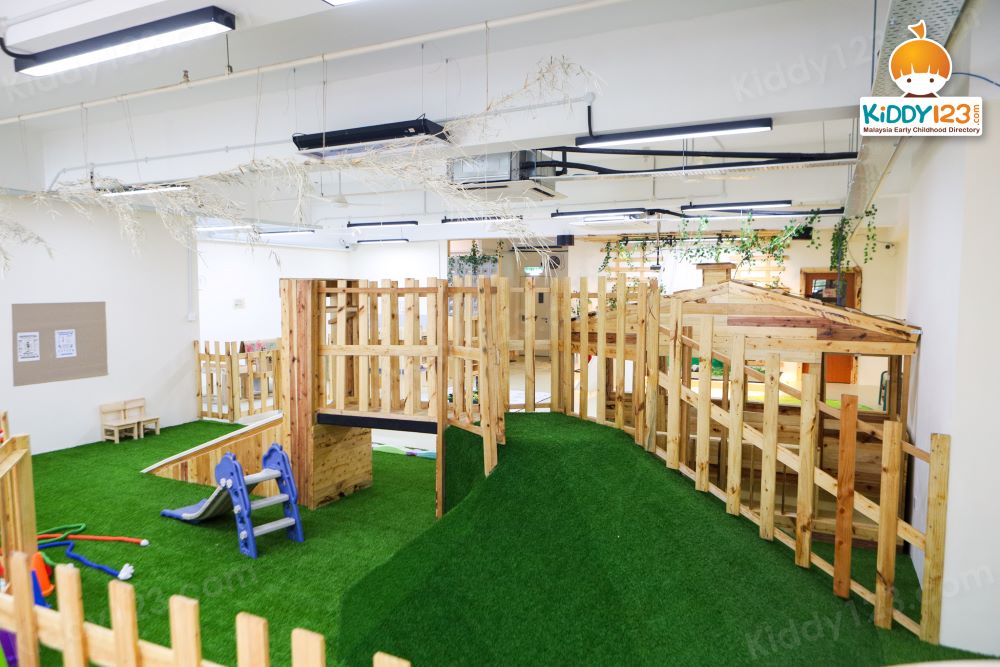 Piccoli Kindergarten, Equine Park