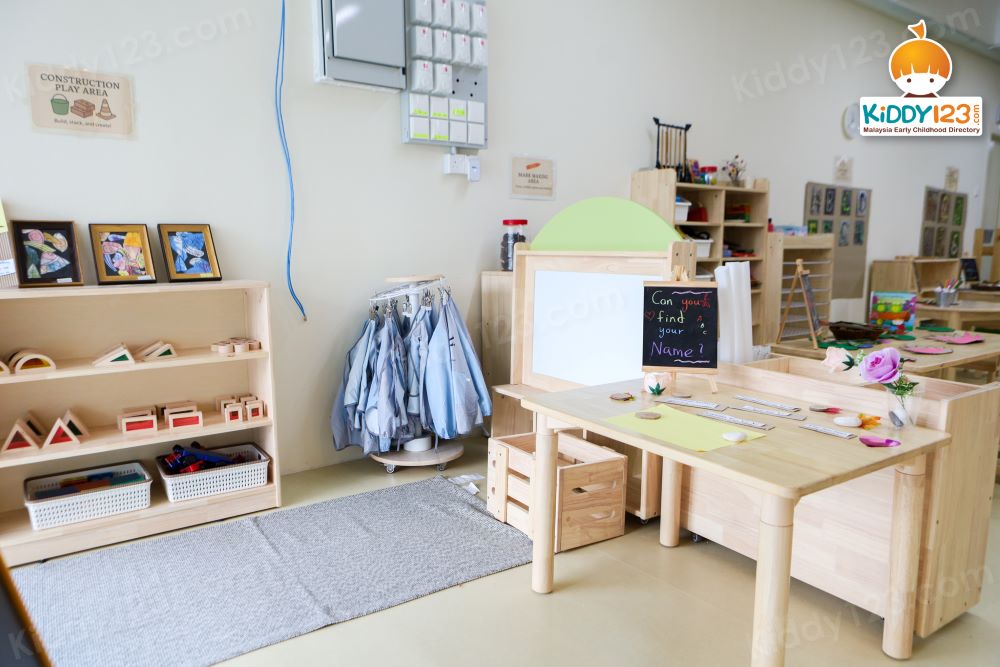 Piccoli Kindergarten, Equine Park