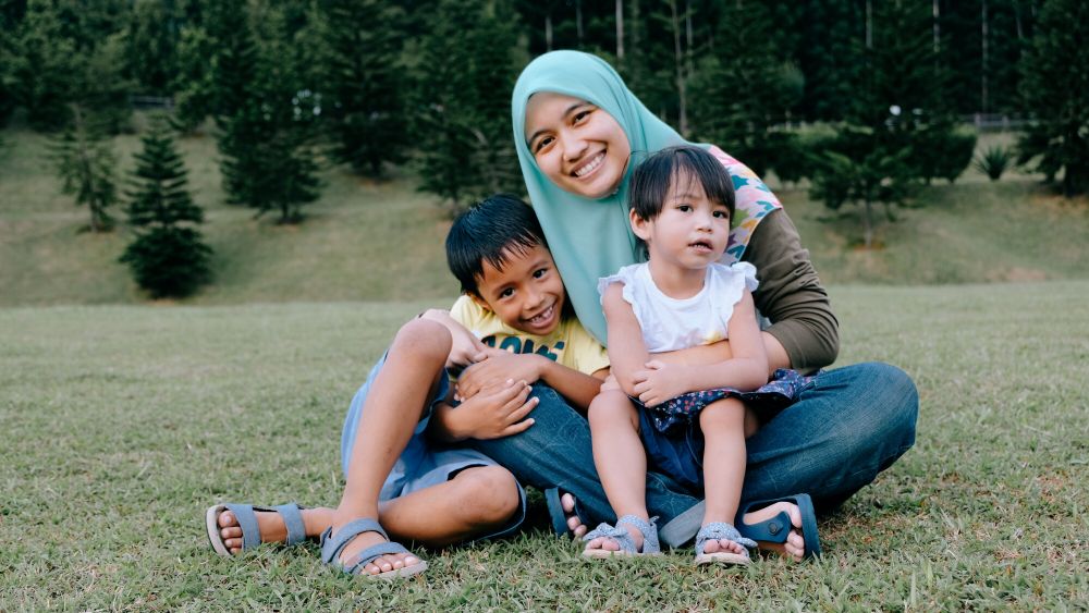 Calls Grow for Better Childcare Support as Number of Single Mothers Rises | KiddyNews