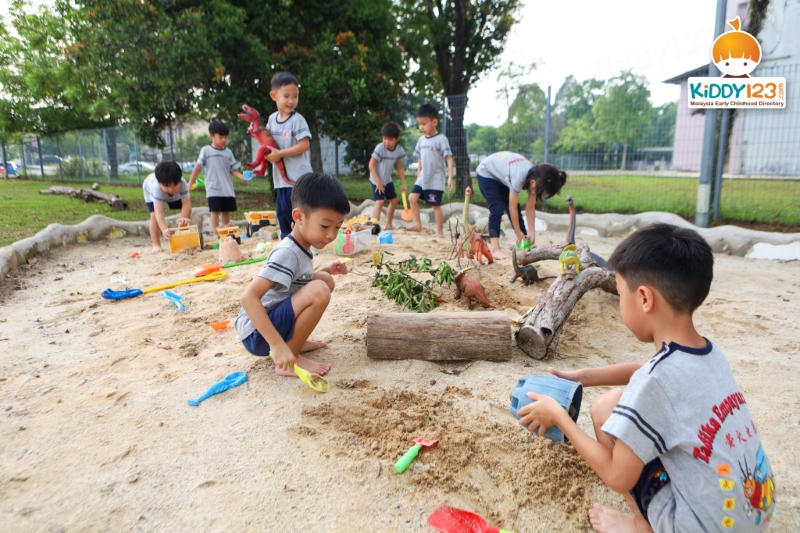 Firefly School (Tadika Empayar Impianku), Subang Bestari