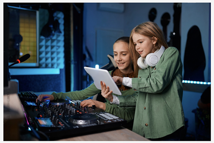 Effective_Ways_To_Support_Your_Childs_Emotional_Intelligence Effective_Ways_To_Support_Your_Childs_Emotional_Intelligence